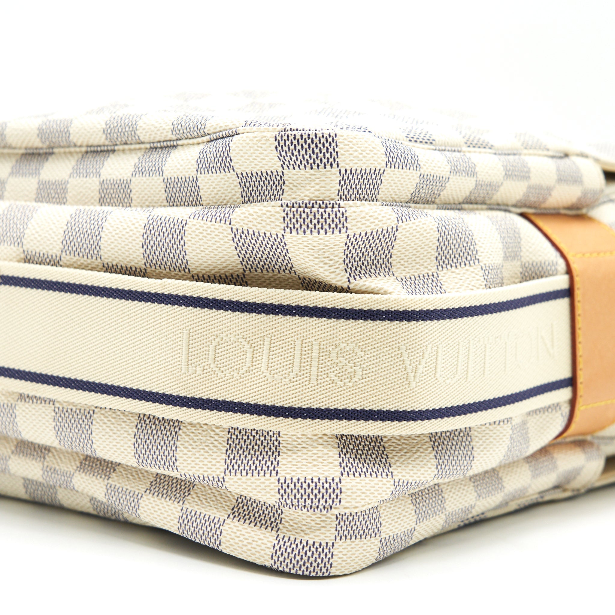 LOUIS VUITTON DAMIER AZUR CANVAS NAVIGLIO MESSENGER BAG