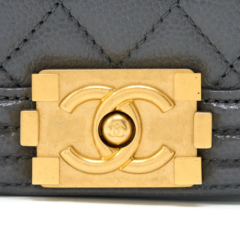 CHANEL 22A BOY MESSENGER BAG CAVIAR GREY GHW (MICROCHIP)