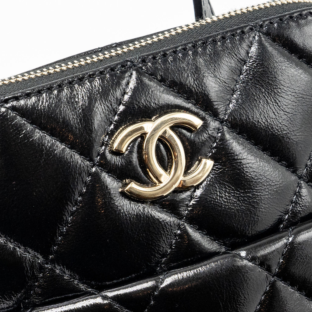 CHANEL 22A MINI BACKPACK PATENT BLACK LGHW (MICROCHIP)