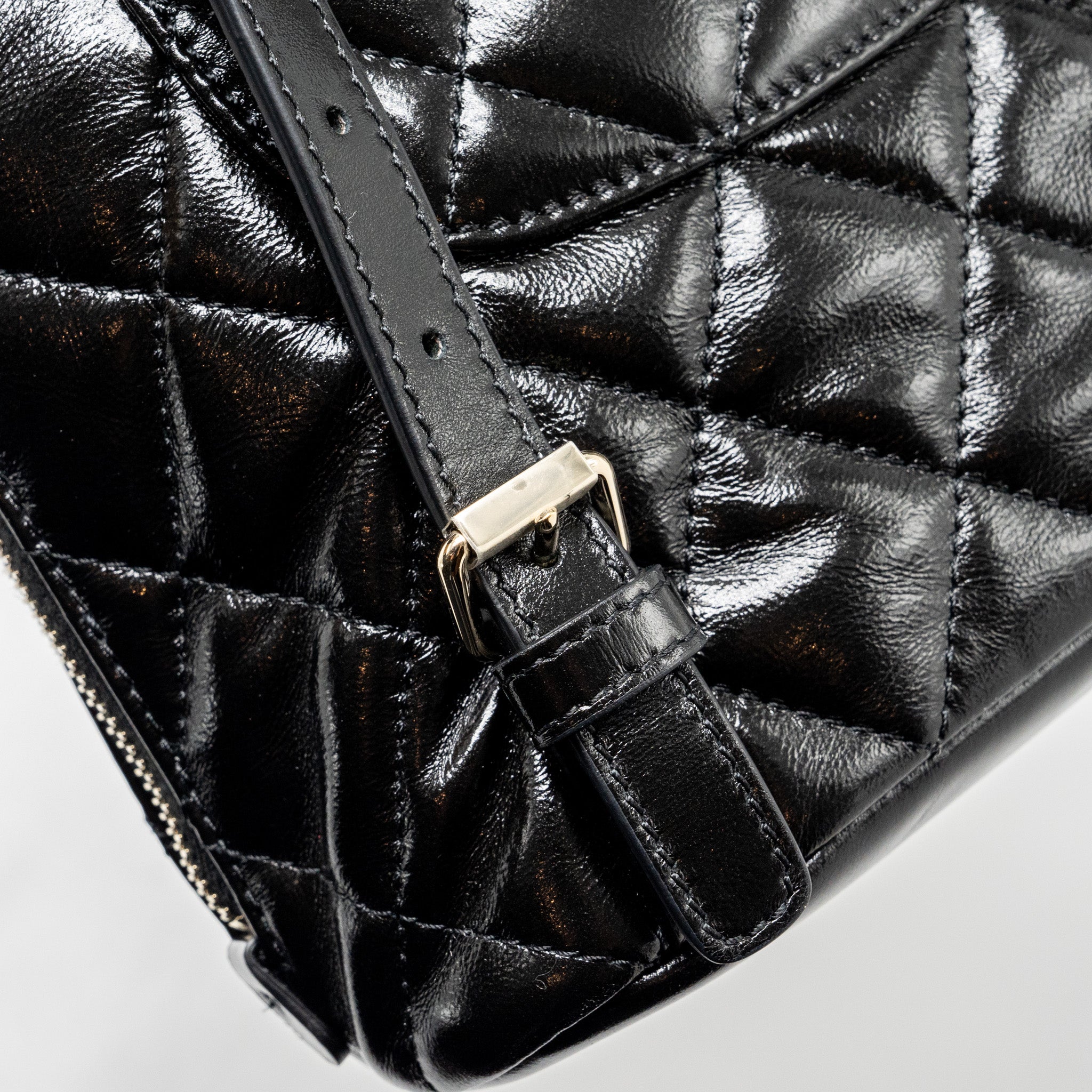 CHANEL 22A MINI BACKPACK PATENT BLACK LGHW (MICROCHIP)