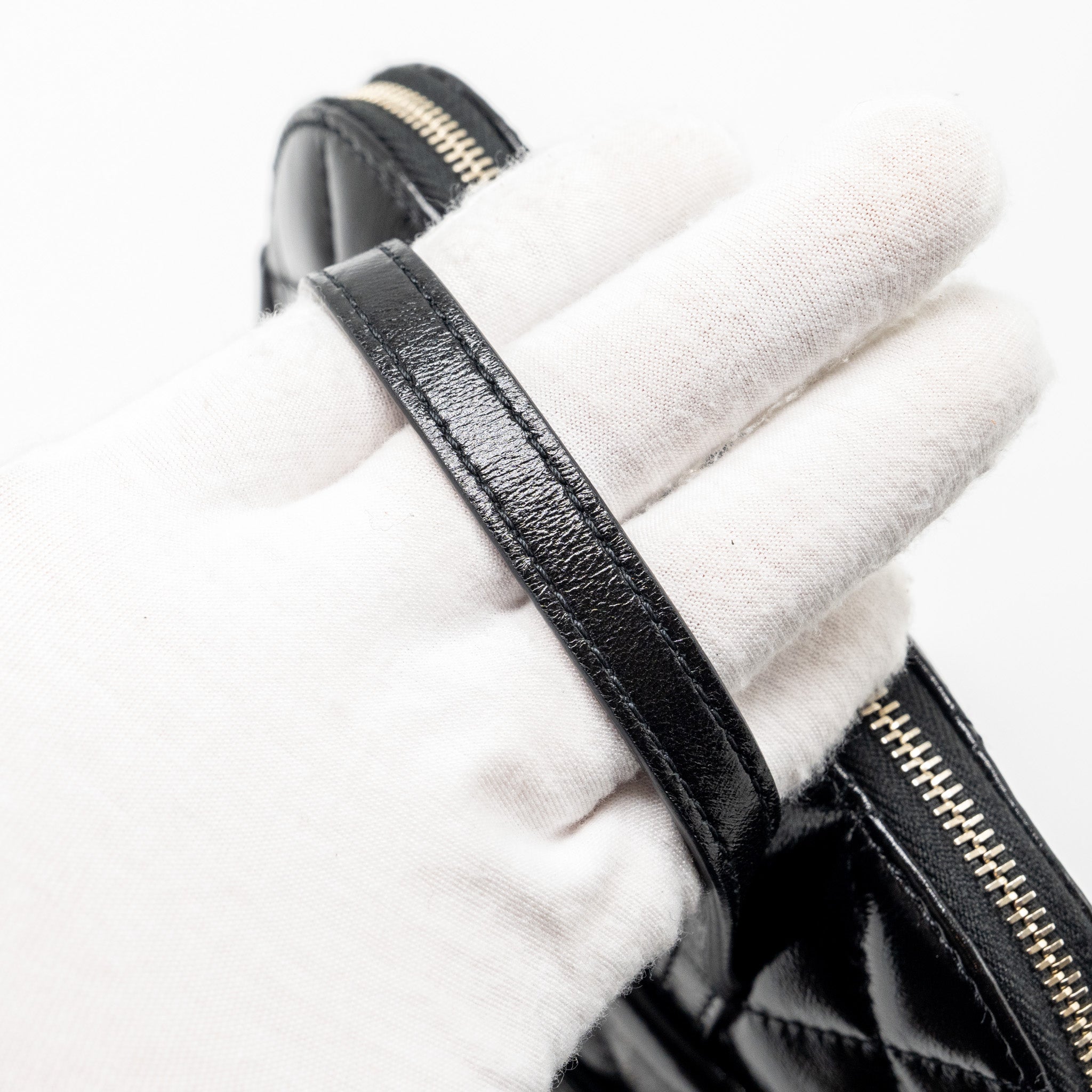 CHANEL 22A MINI BACKPACK PATENT BLACK LGHW (MICROCHIP)