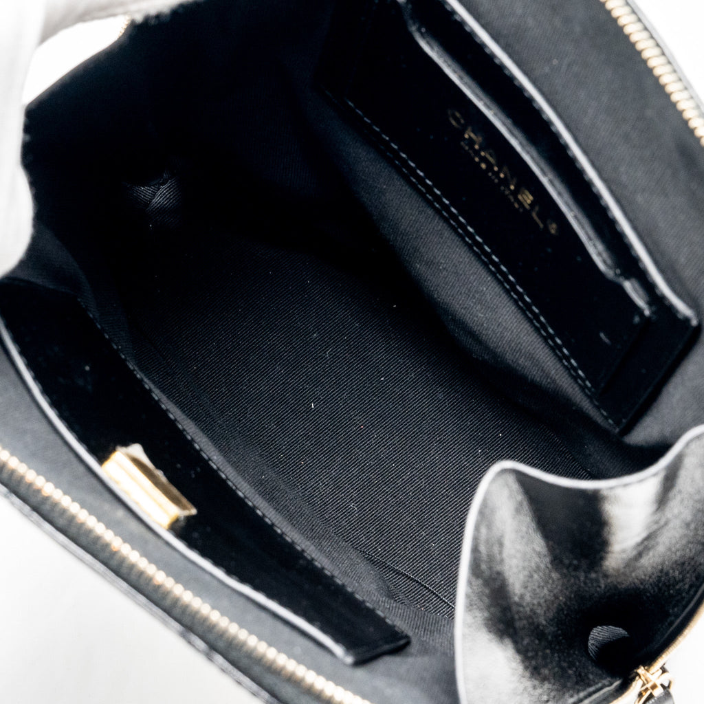 CHANEL 22A MINI BACKPACK PATENT BLACK LGHW (MICROCHIP)