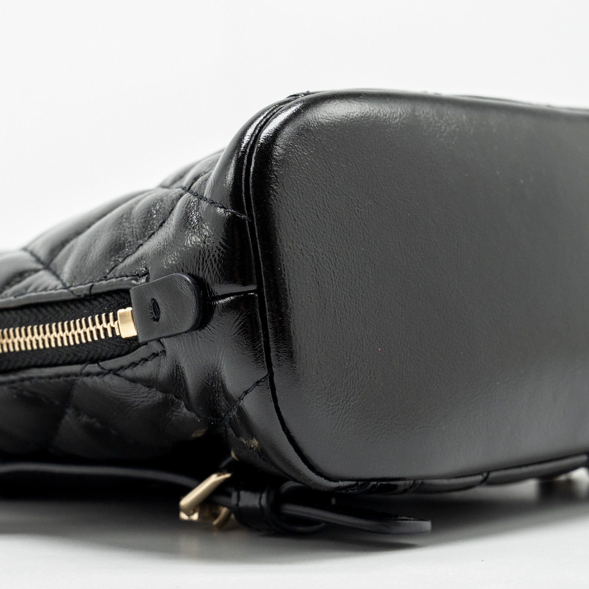 CHANEL 22A MINI BACKPACK PATENT BLACK LGHW (MICROCHIP)