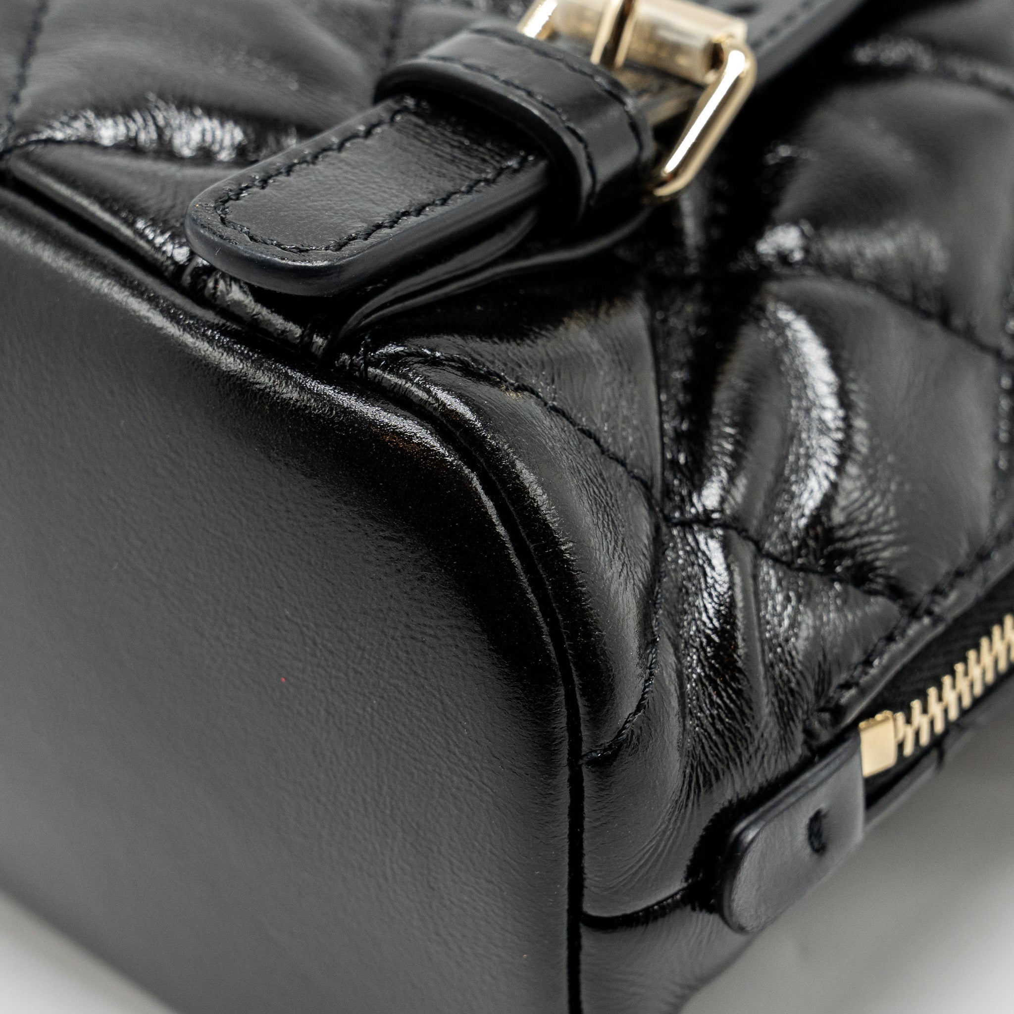 CHANEL 22A MINI BACKPACK PATENT BLACK LGHW (MICROCHIP)