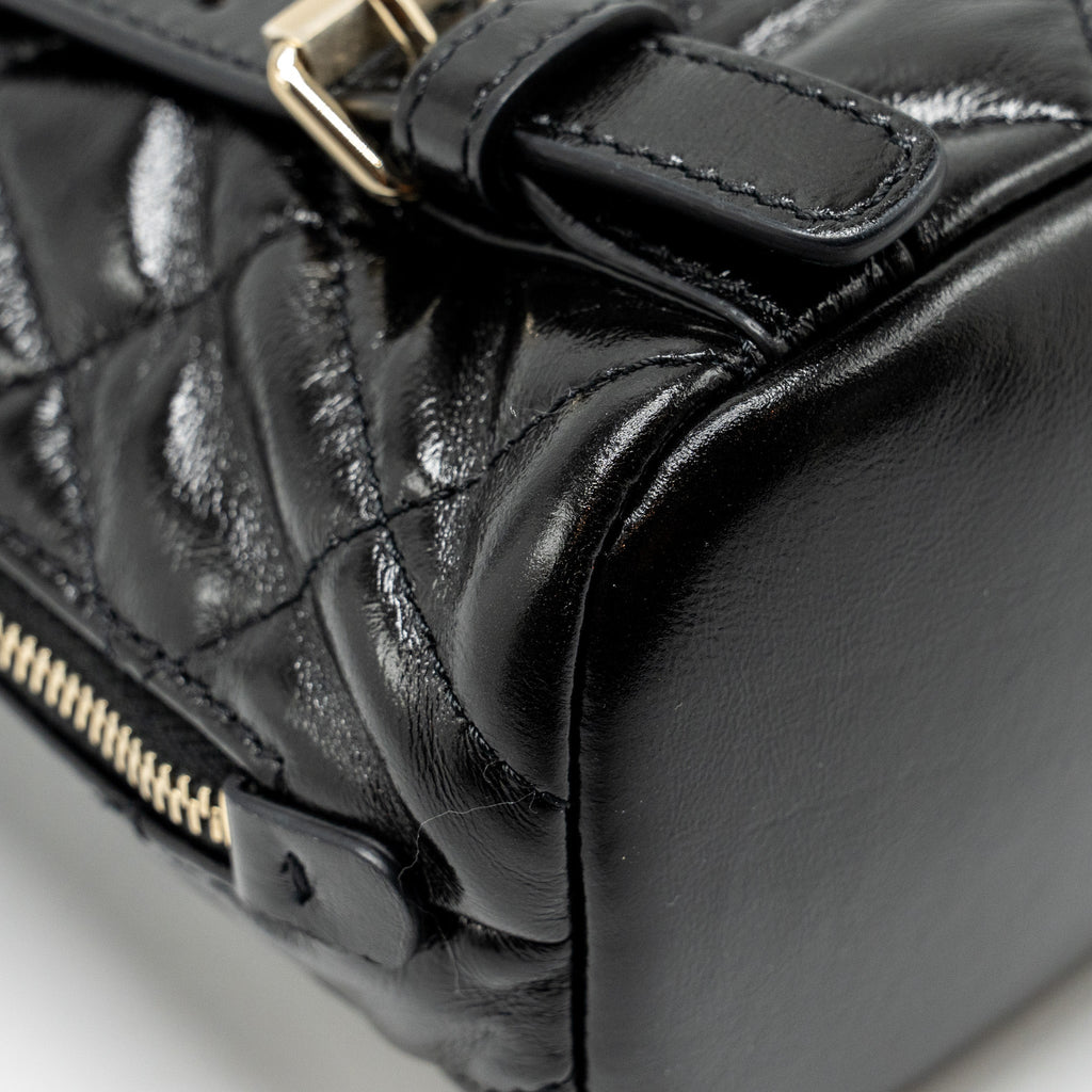 CHANEL 22A MINI BACKPACK PATENT BLACK LGHW (MICROCHIP)