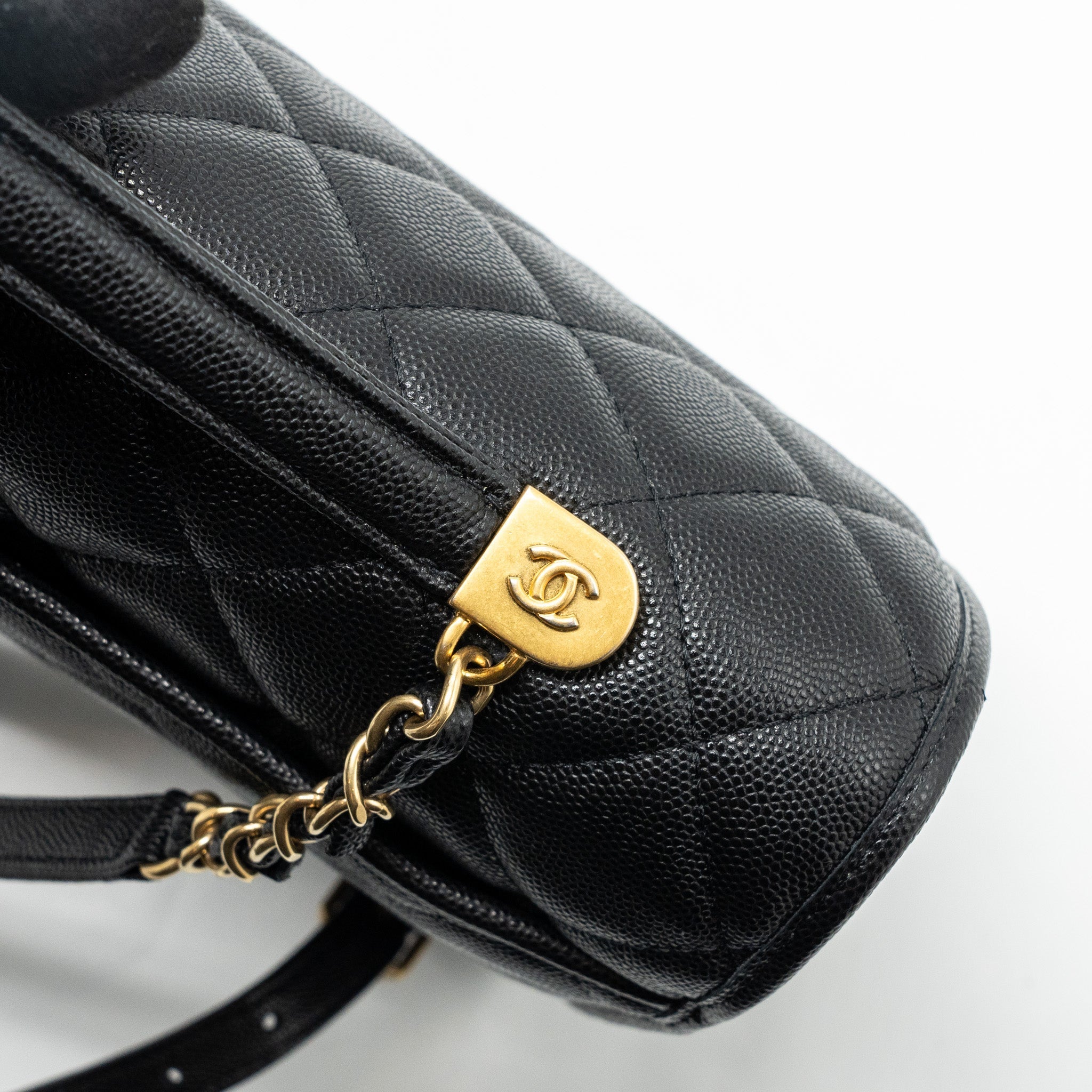 CHANEL 22K LARGE BACKPACK CAVIAR BLACK GHW(MICROCHIP)