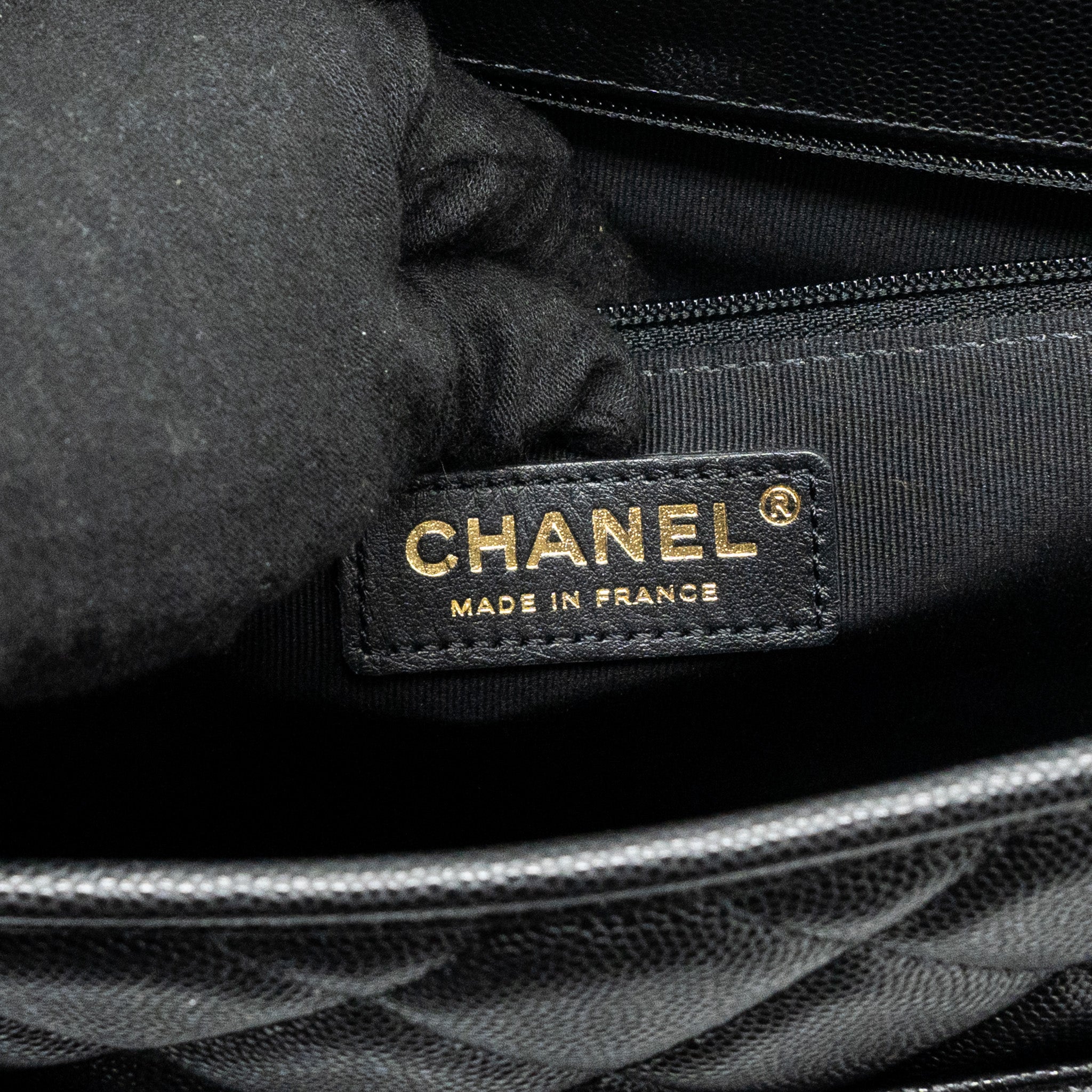 CHANEL 22K LARGE BACKPACK CAVIAR BLACK GHW(MICROCHIP)