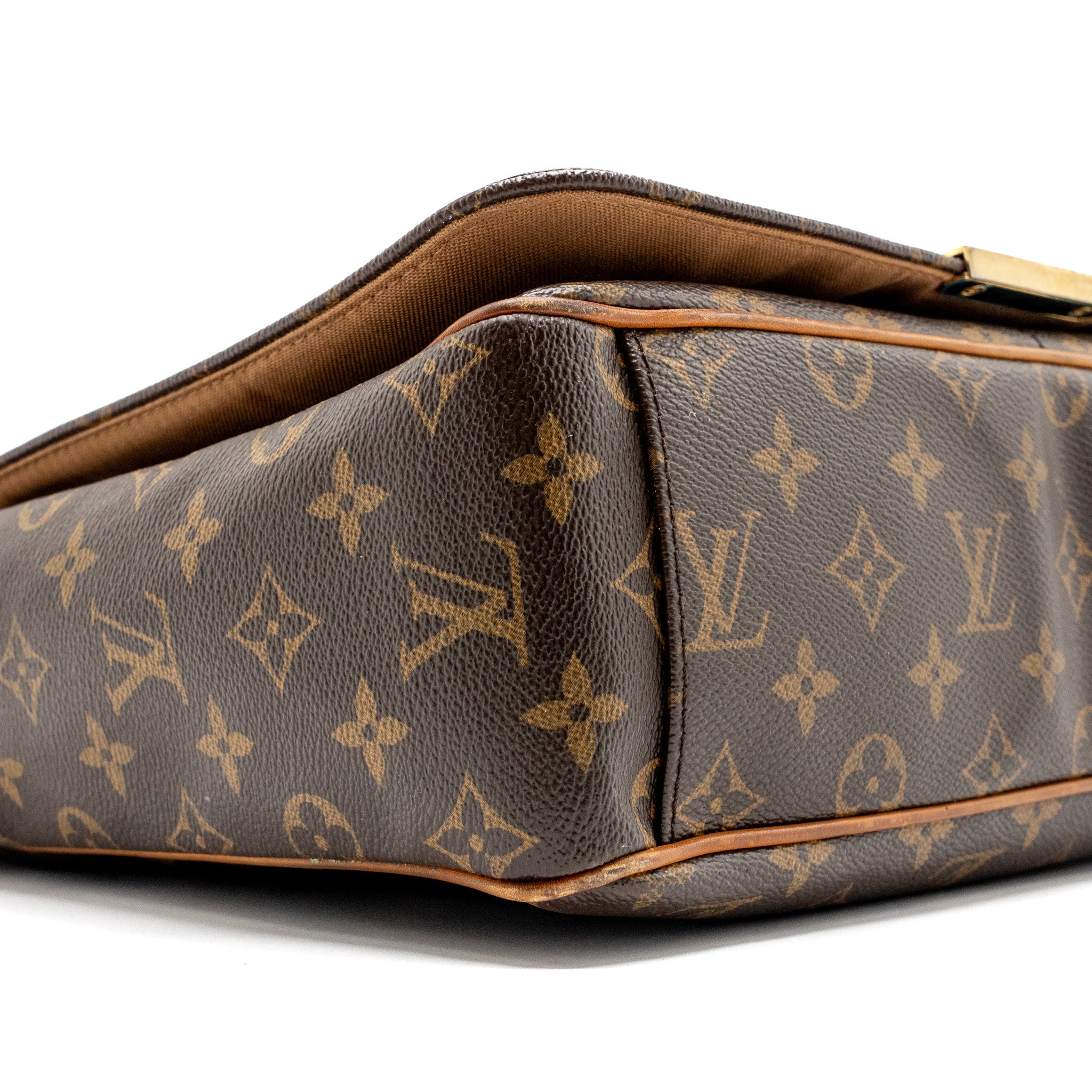 LOUIS VUITTON MEN’S MESSENGER BAG MONOGRAM CANVAS GHW