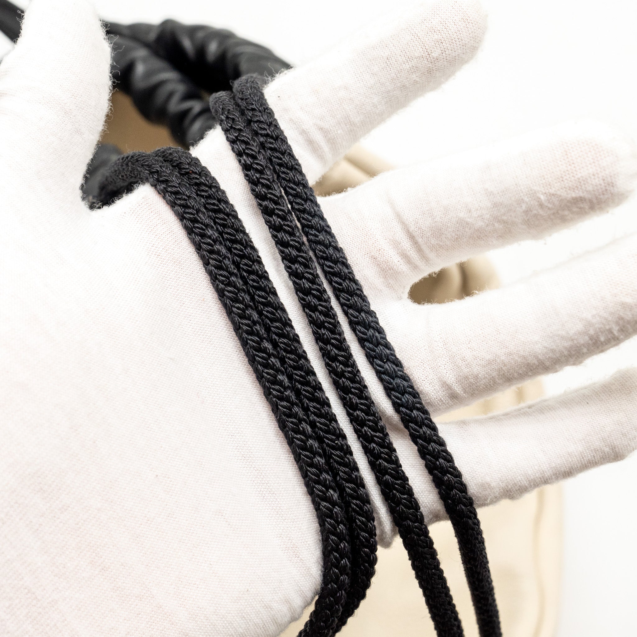 GUCCI DRAWSTRING BACKPACK CALFSKIN WHITE / BLACK