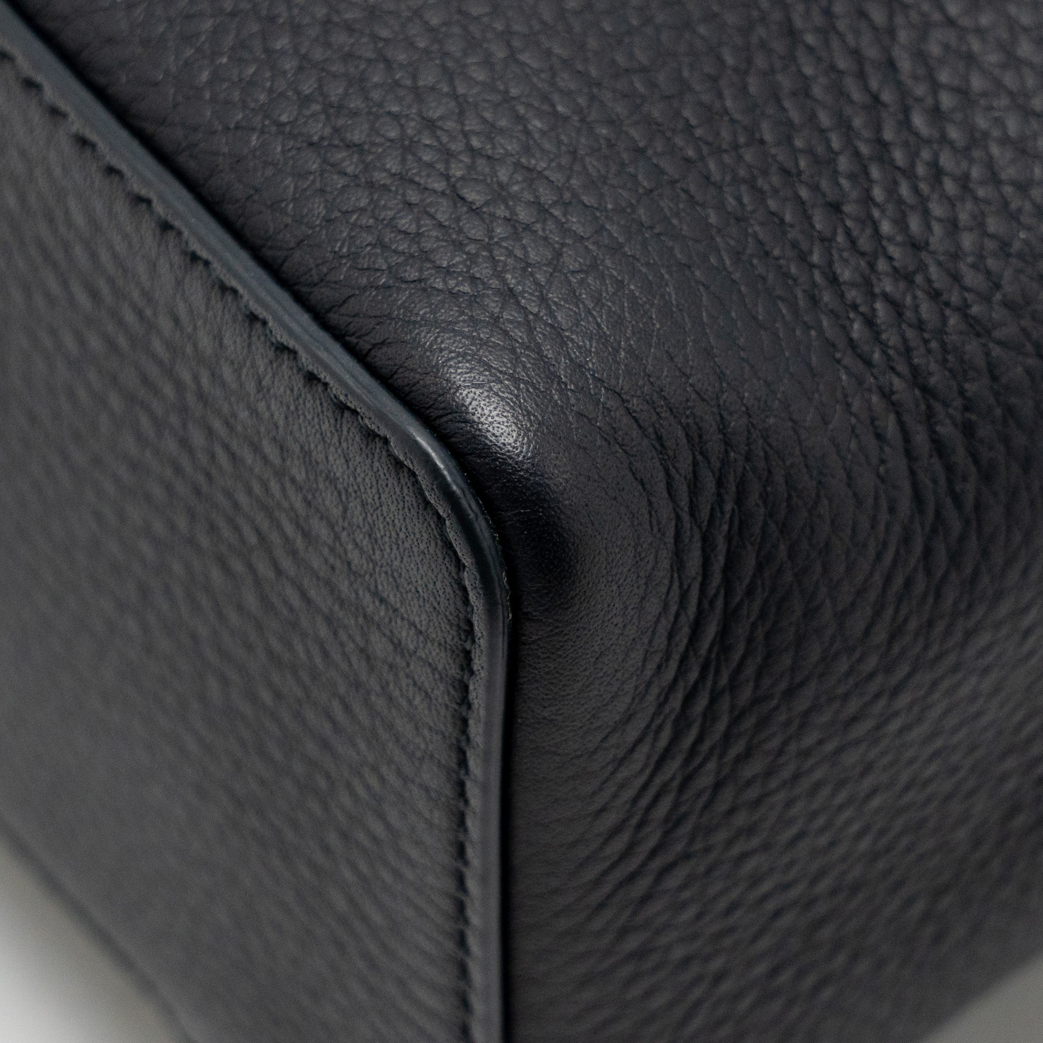 LORO PIANA EXTRA POCKET BACKPACK L23.5 GRAINED CALFSKIN NAVY GHW