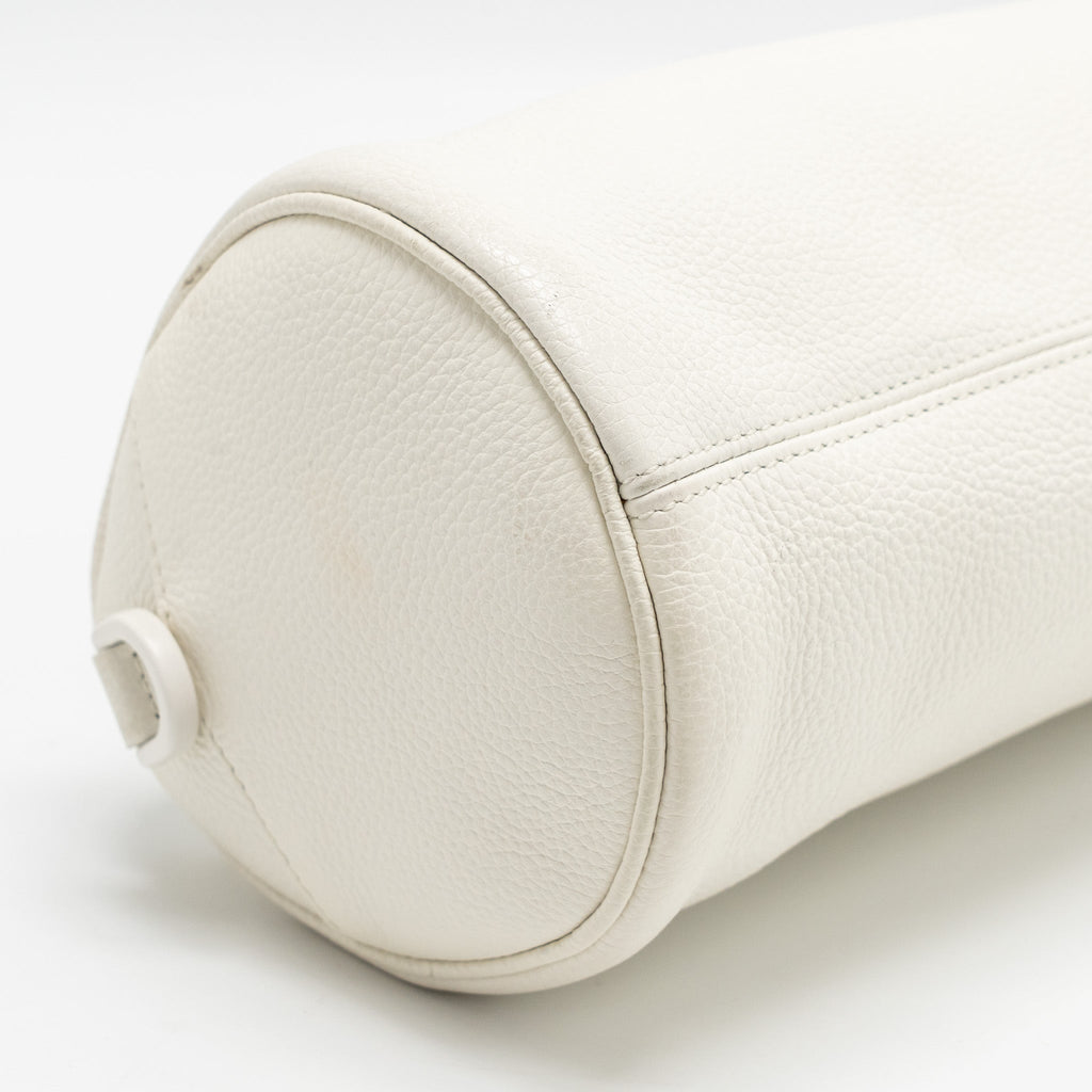 DIOR HOMME X DANIEL ARSHAM ROLLER MESSAGER BAG GRAINED CALFSKIN WHITE SHW