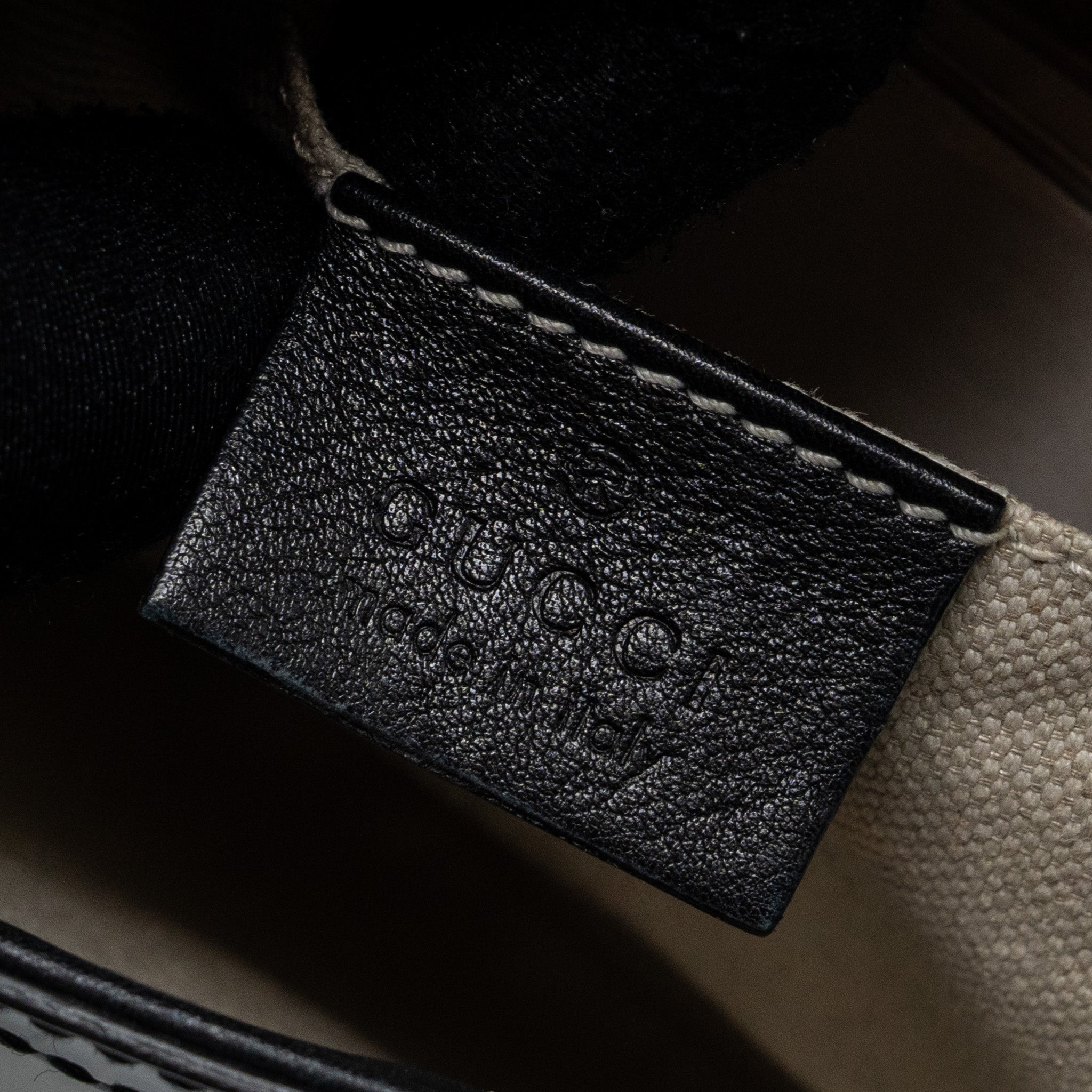 GUCCI MESSENGER CROSSBODY BAG PATENT BLACK LGHW