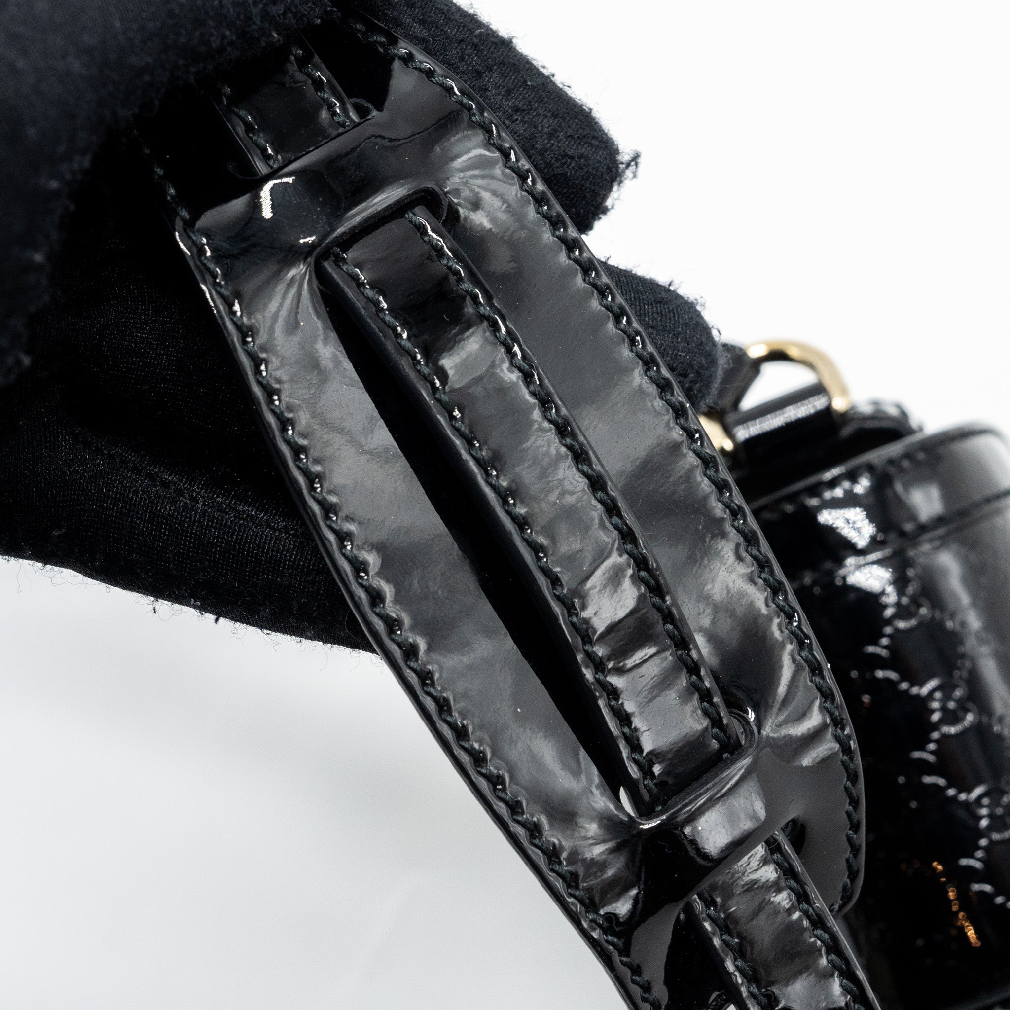 GUCCI MESSENGER CROSSBODY BAG PATENT BLACK LGHW