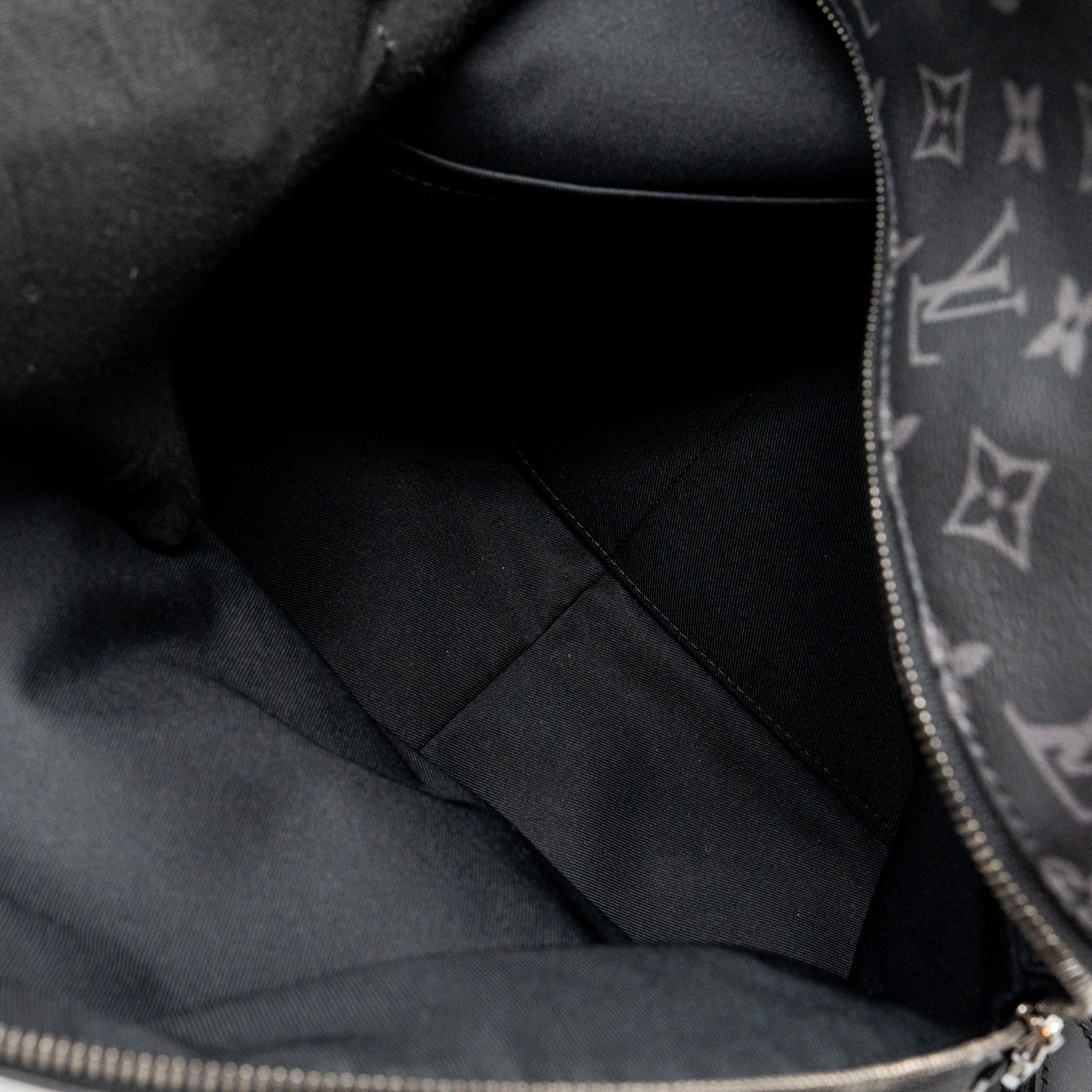 LOUIS VUITTON DISCOVERY BACKPACK PM MONOGRAM CANVAS BLACK SHW