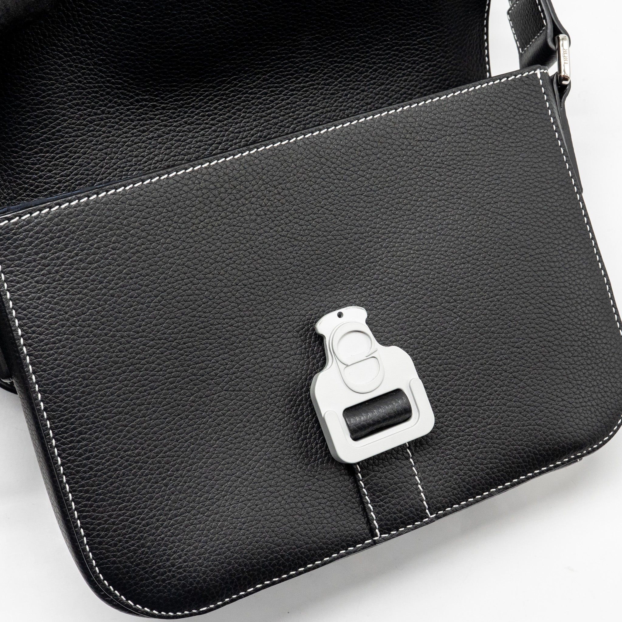 DIOR MEDIUM SADDLE FLAP MESSENGER BAG GRAINED CALFSKIN BLACK GHW