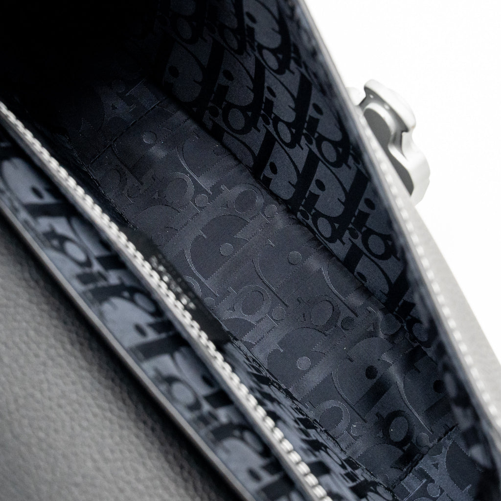 DIOR MEDIUM SADDLE FLAP MESSENGER BAG GRAINED CALFSKIN BLACK GHW