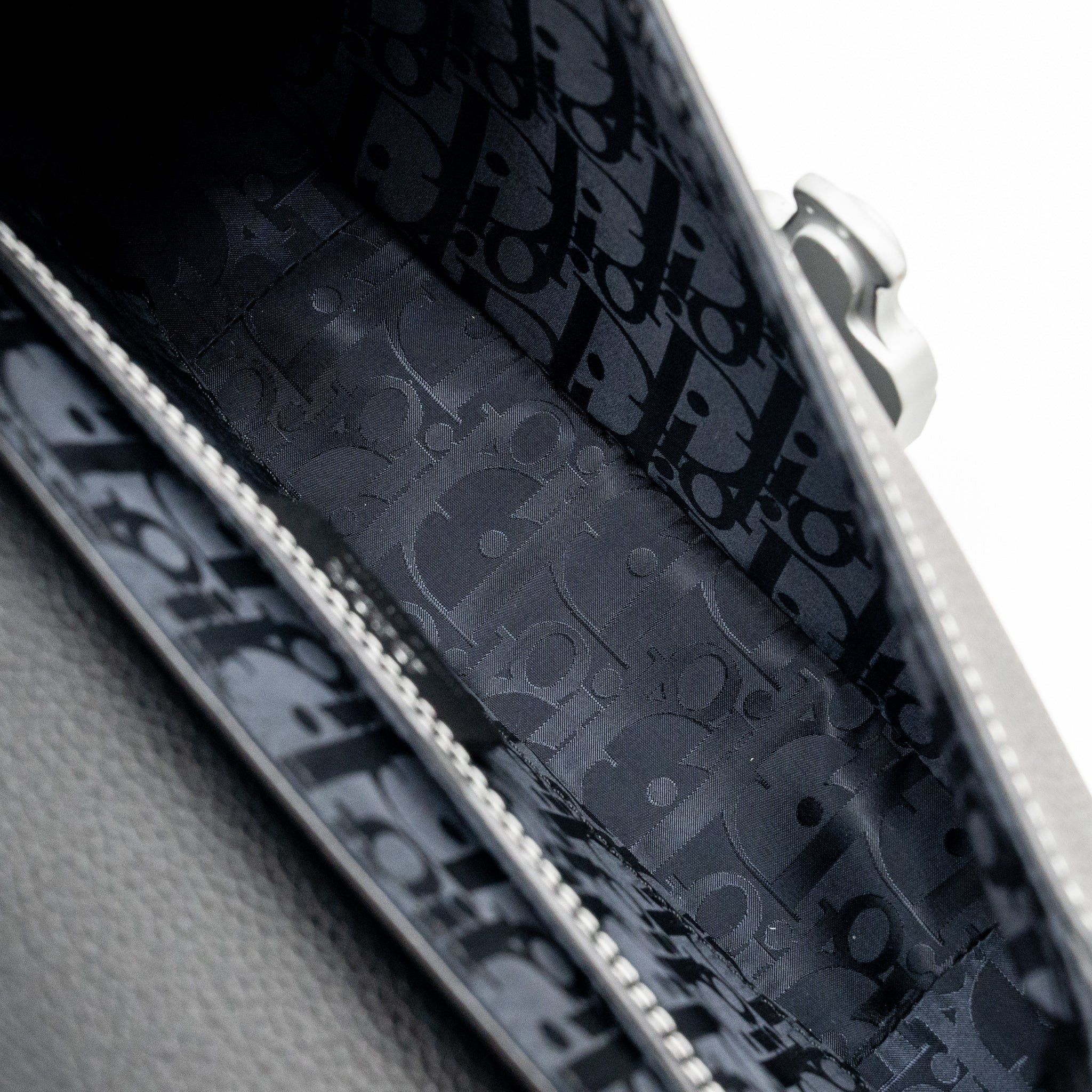 DIOR MEDIUM SADDLE FLAP MESSENGER BAG GRAINED CALFSKIN BLACK GHW