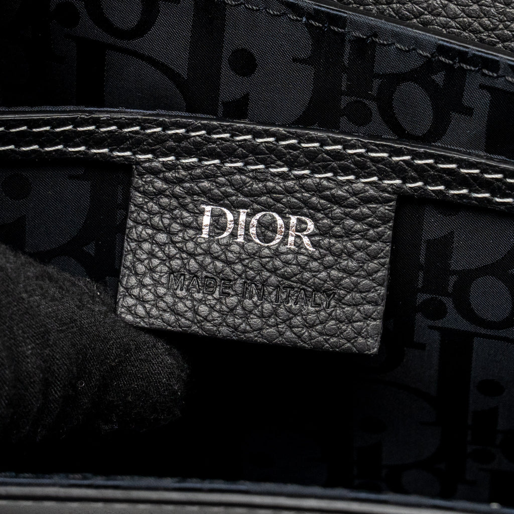 DIOR MEDIUM SADDLE FLAP MESSENGER BAG GRAINED CALFSKIN BLACK GHW