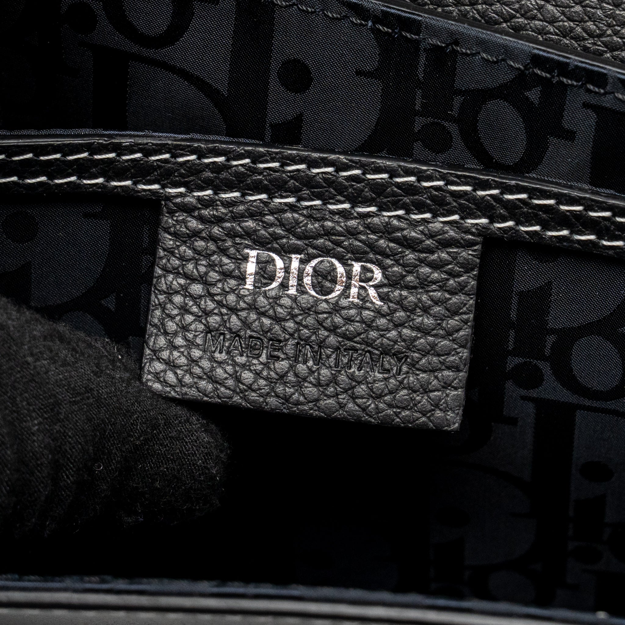 DIOR MEDIUM SADDLE FLAP MESSENGER BAG GRAINED CALFSKIN BLACK GHW