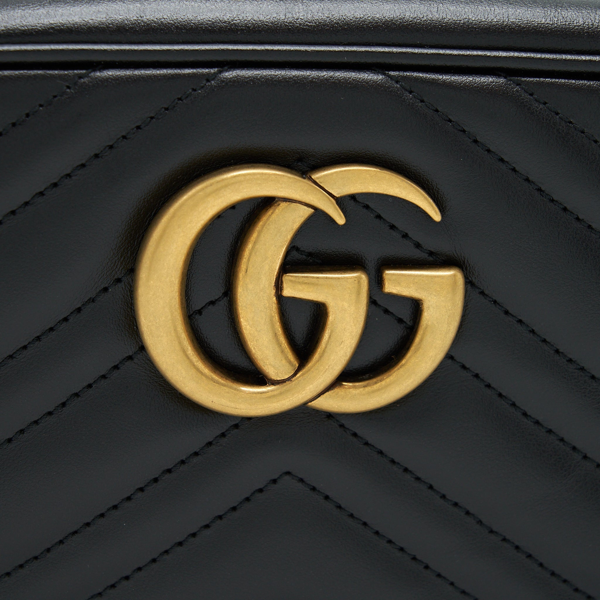 GUCCI GG MARMONT SMALL MATELASSE SHOULDER BAG CALFSKIN BLACK GHW