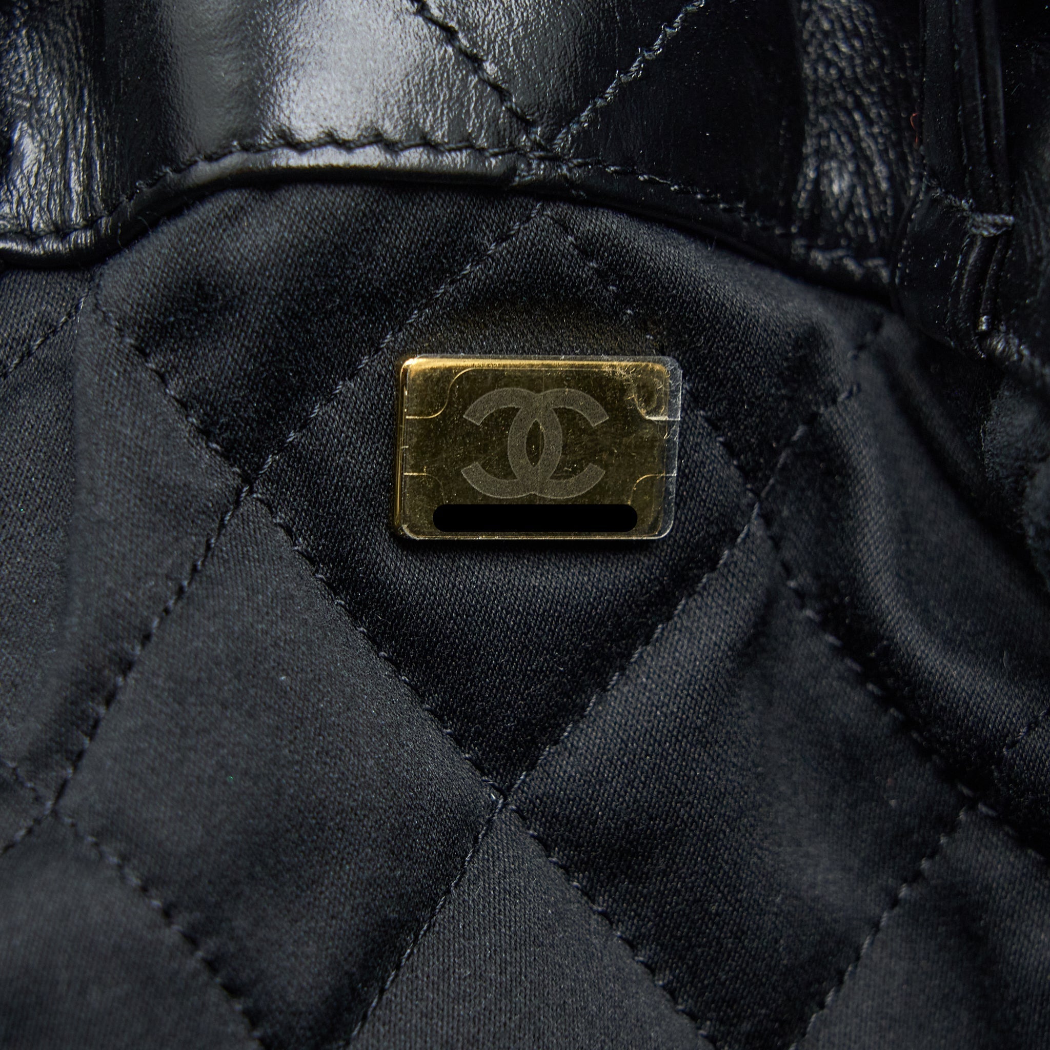 CHANEL 22 BACKPACK SHINY CALFSKIN BLACK BRUSHED GHW (MICROCHIP)