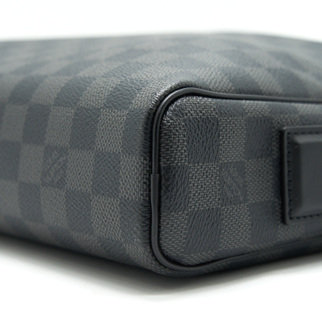 LOUIS VUITTON DAYTON PM MEN'S MESSENGER BAG
