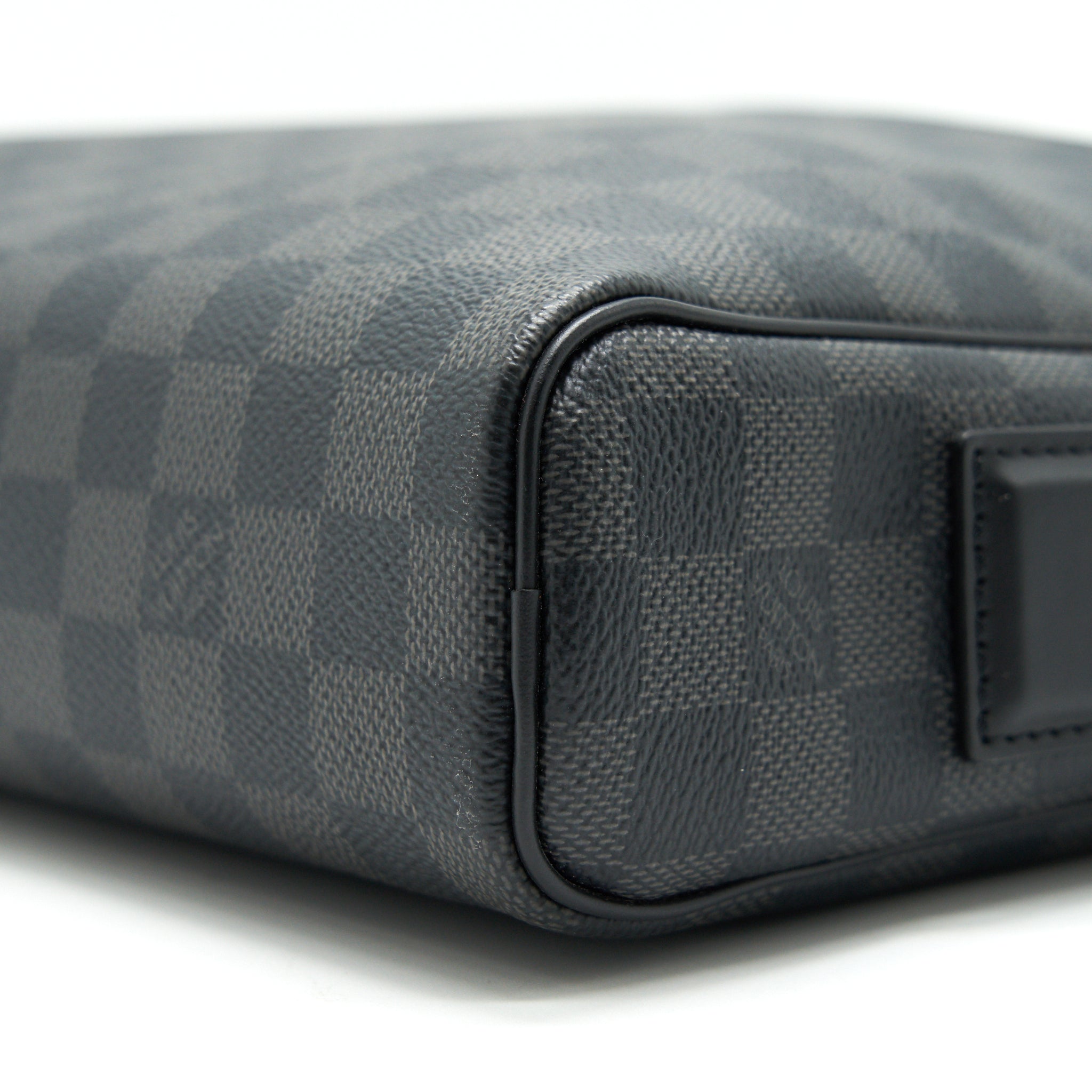 LOUIS VUITTON DAYTON PM MEN'S MESSENGER BAG