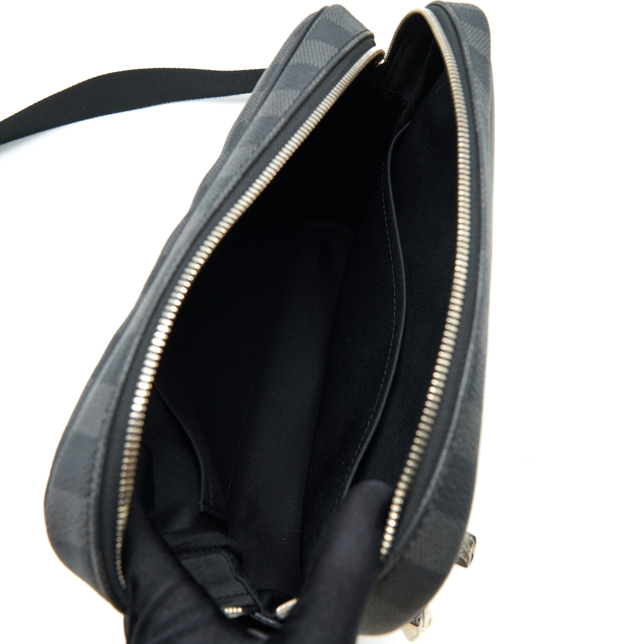 LOUIS VUITTON DAYTON PM MEN'S MESSENGER BAG