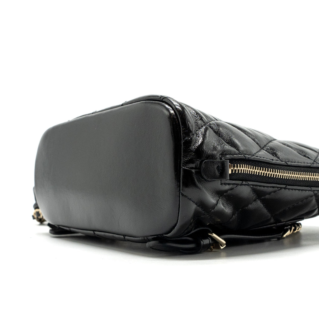 CHANEL 22A BACKPACK PATENT BLACK LGHW (MICROCHIP)