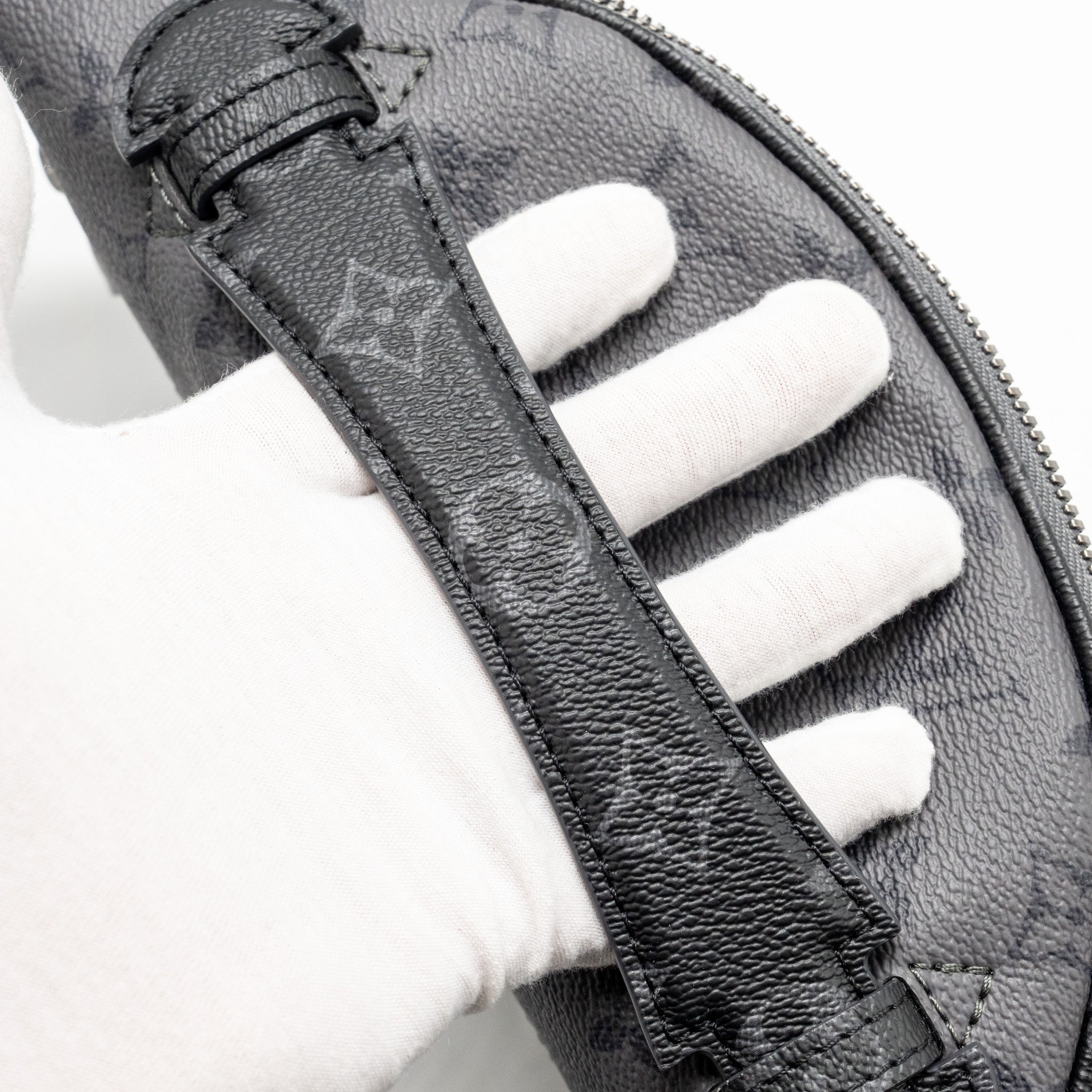 LOUIS VUITTON X YAYOI KUSAMA REVERSE MONOGRAM ECLIPSE MAXI BUMBAG CANVAS GREY/ MULTICOLOUR DARK SILVER HARDWARE