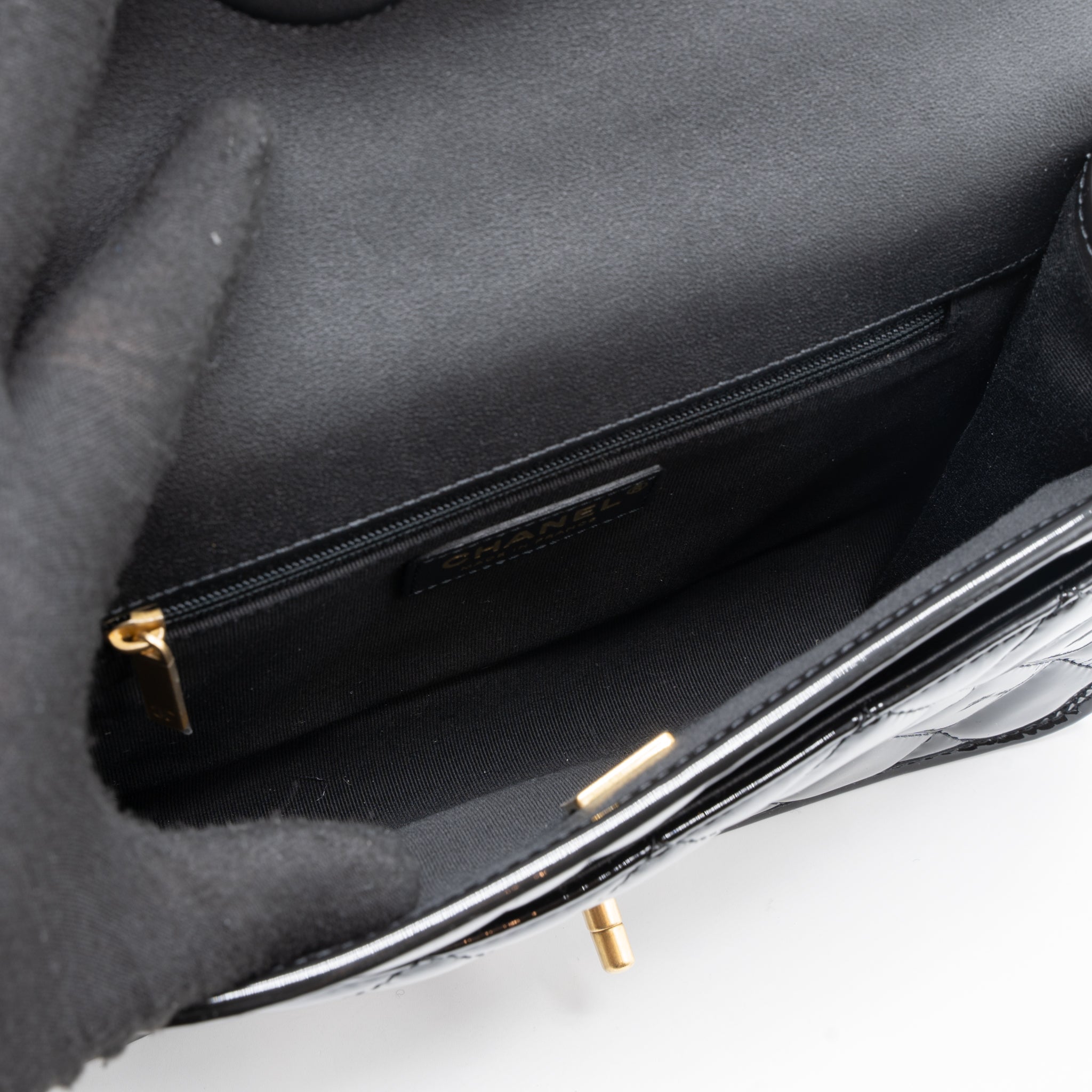 CHANEL 22K TOP HANDLE MESSENGER BAG PATENT LEATHER BLACK BRUSHED GHW (MICROCHIP)