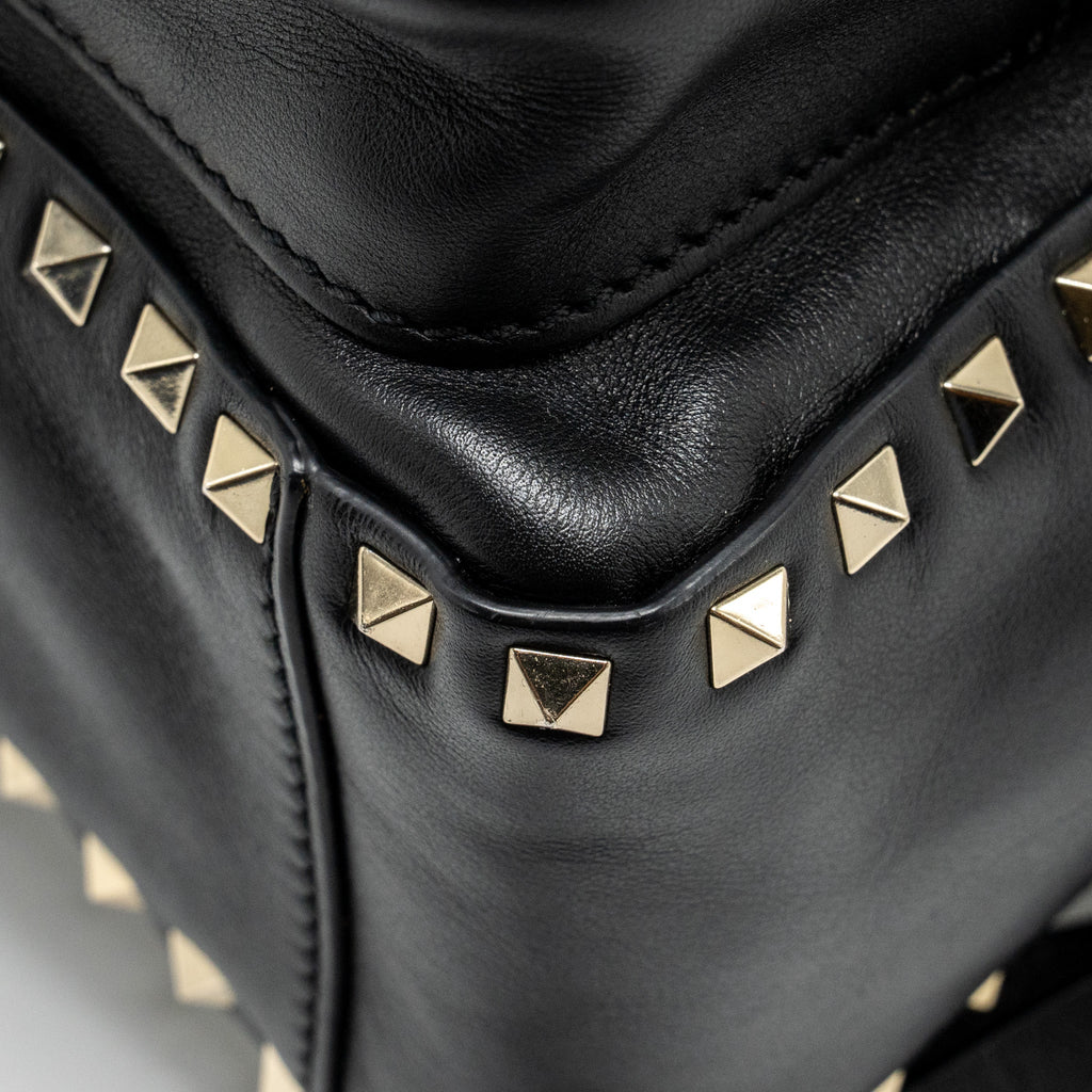 VALENTINO ROCKSTUD BACKPACK LEATHER BLACK GHW
