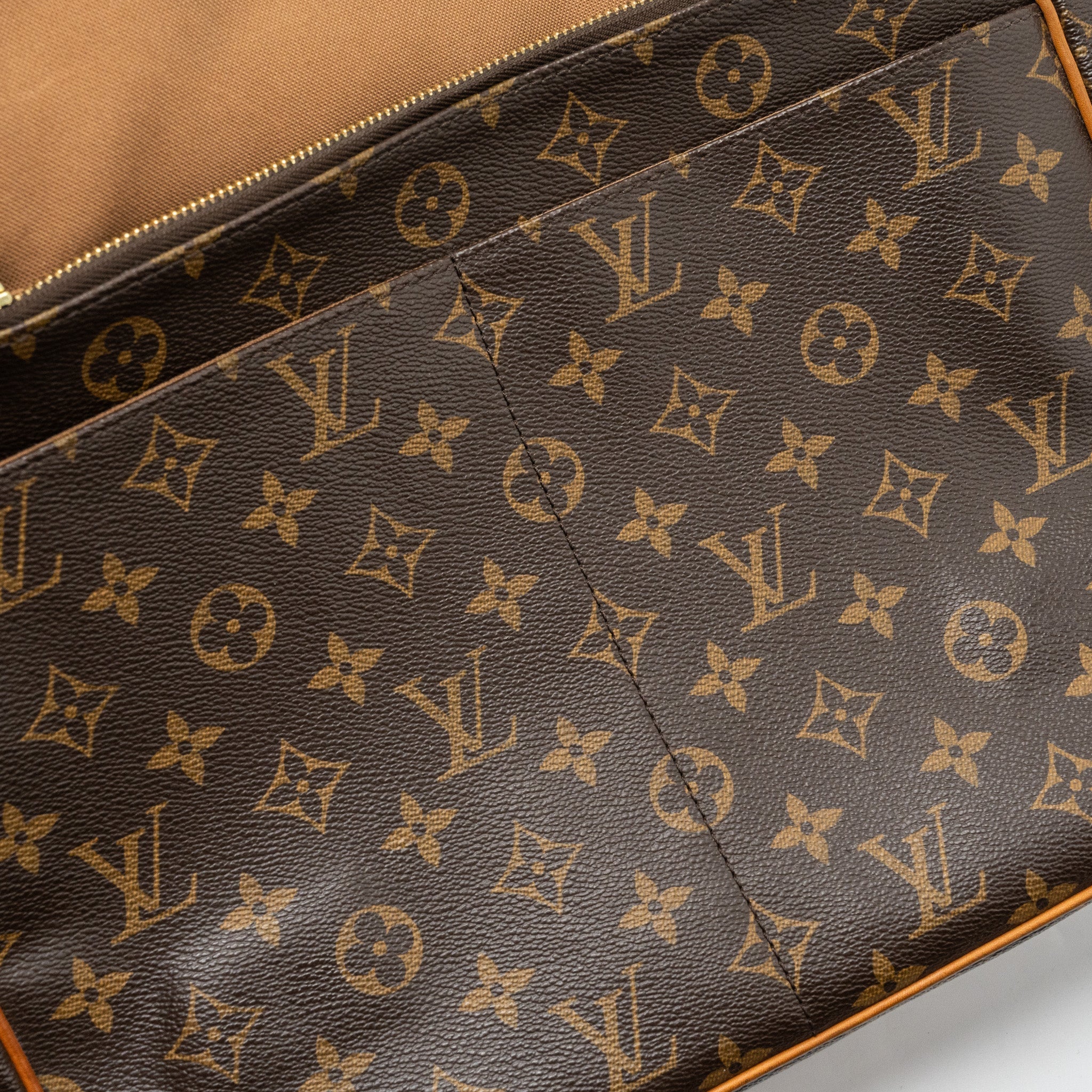 LOUIS VUITTON MEN’S MESSENGER BAG MONOGRAM CANVAS GHW