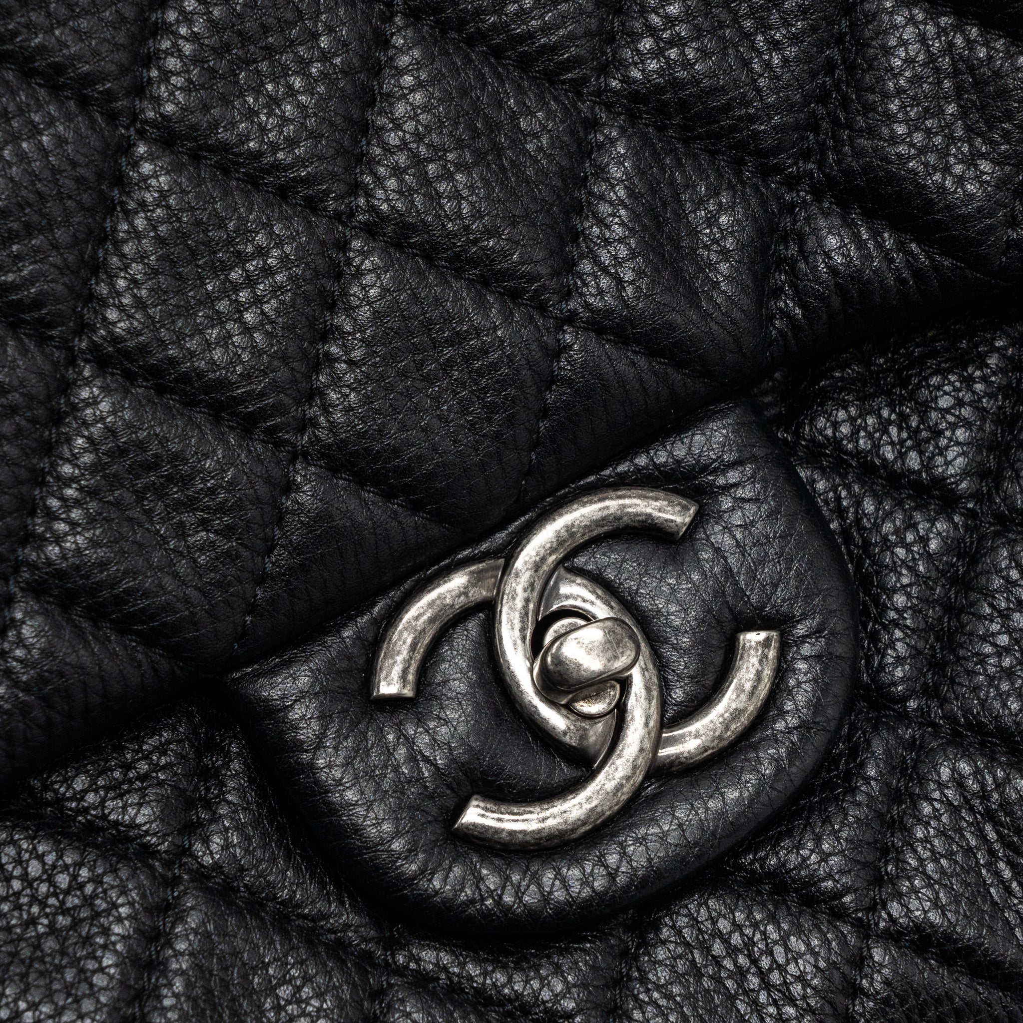 CHANEL XXL CLASSIC TRAVEL FLAP CALFSKIN BLACK RUTHENIUM HARDWARE
