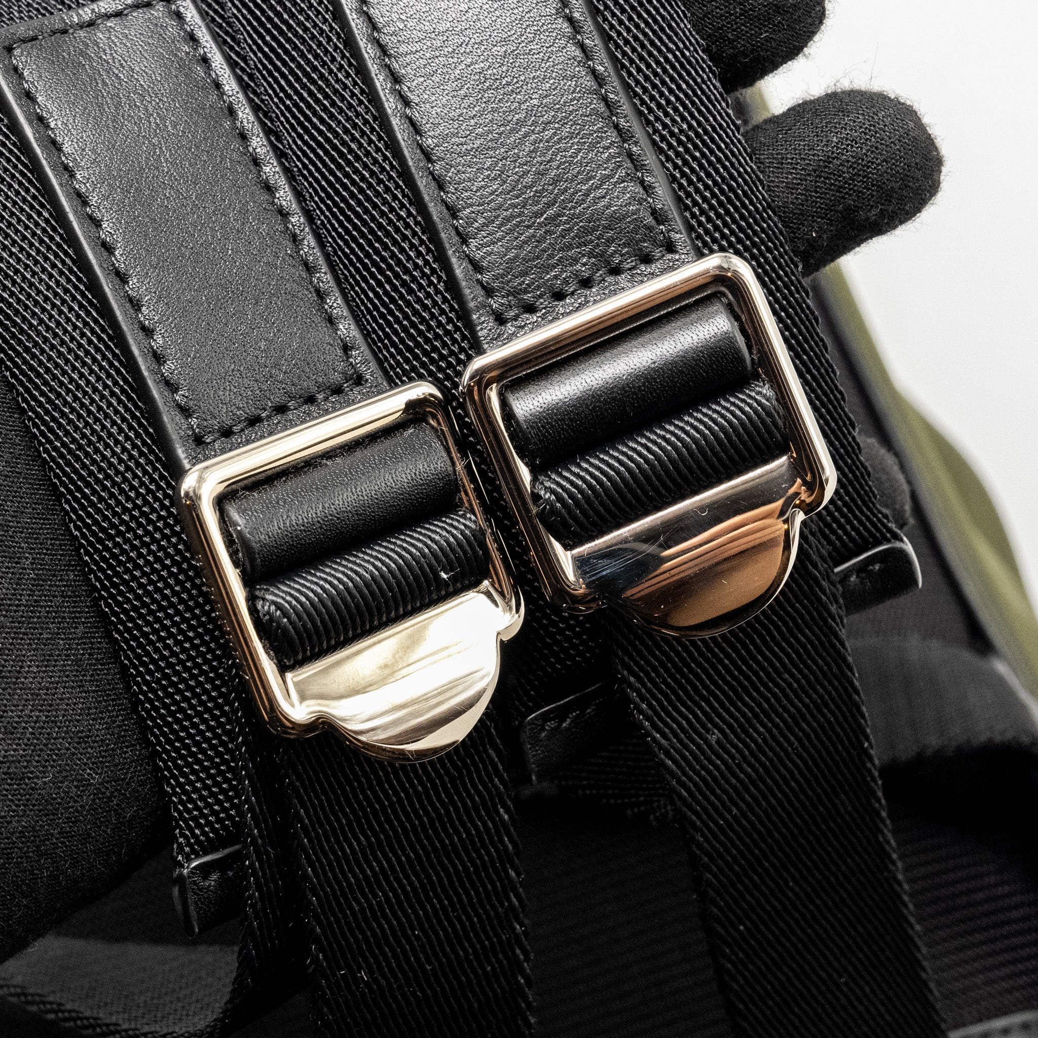BURBERRY LOGO / ICON STRIPE BACKPACK NYLON DARK GREEN/MULTICOLOUR SHW