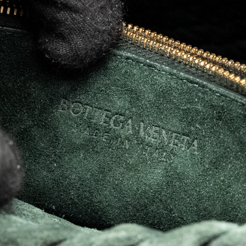 BOTTEGA VENETA COBBLE MESSENGER BAG INTRECCIATO-WOVEN PADDED SUEDE DARK GREEN GHW