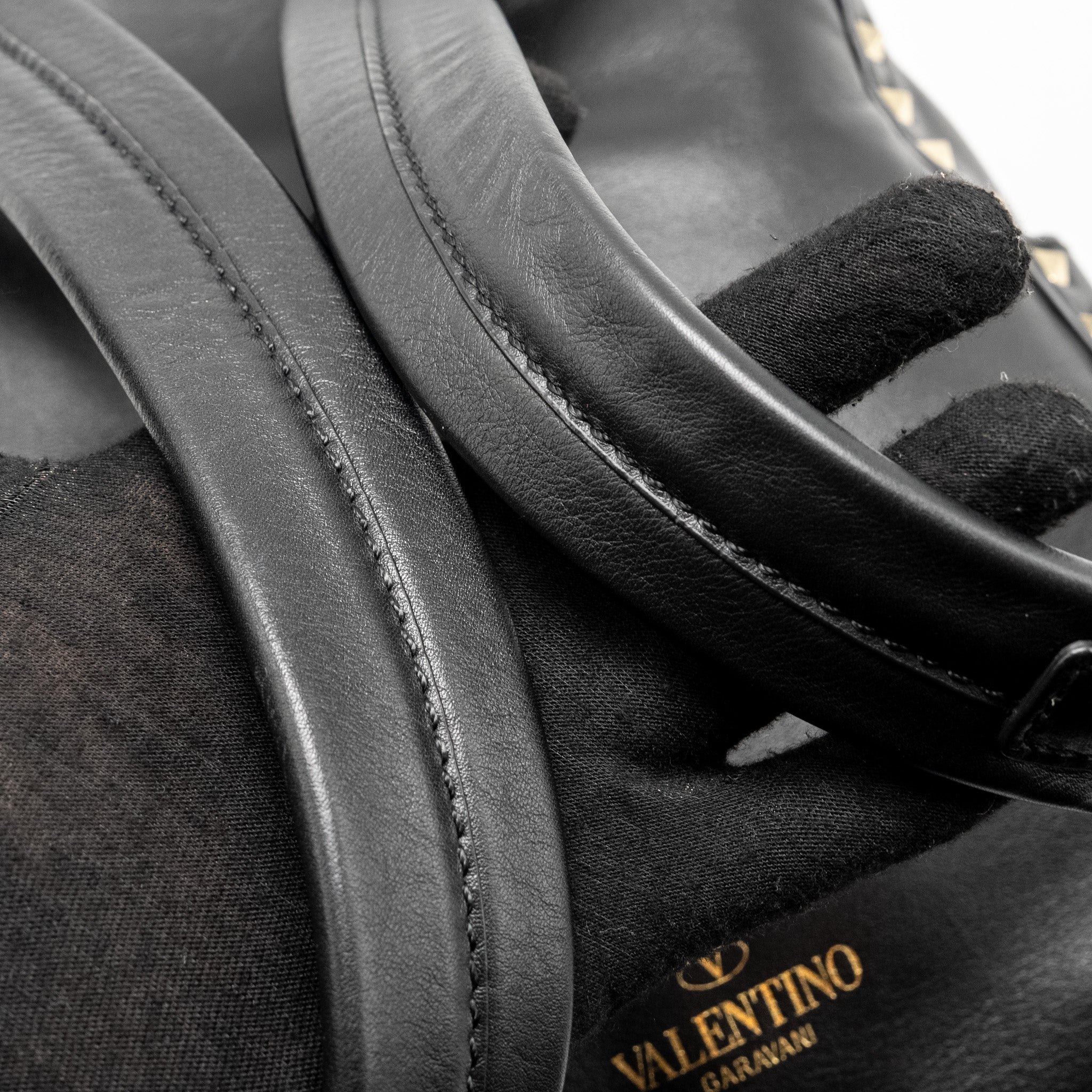 VALENTINO ROCKSTUD BACKPACK LEATHER BLACK GHW
