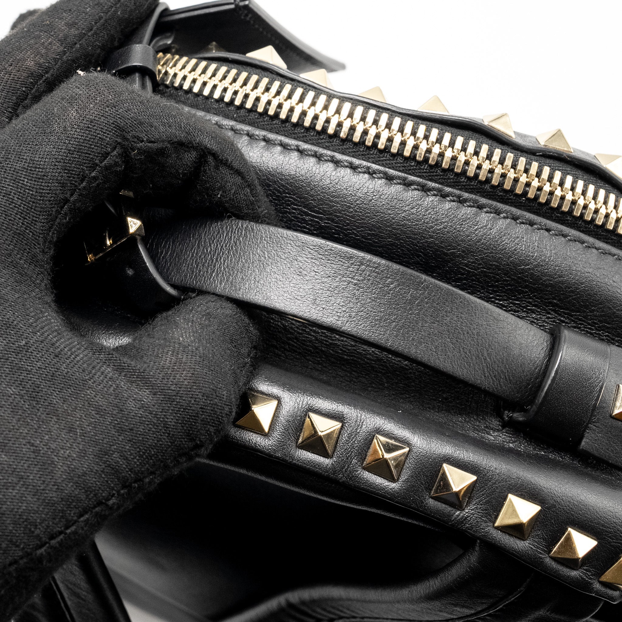 VALENTINO ROCKSTUD BACKPACK LEATHER BLACK GHW
