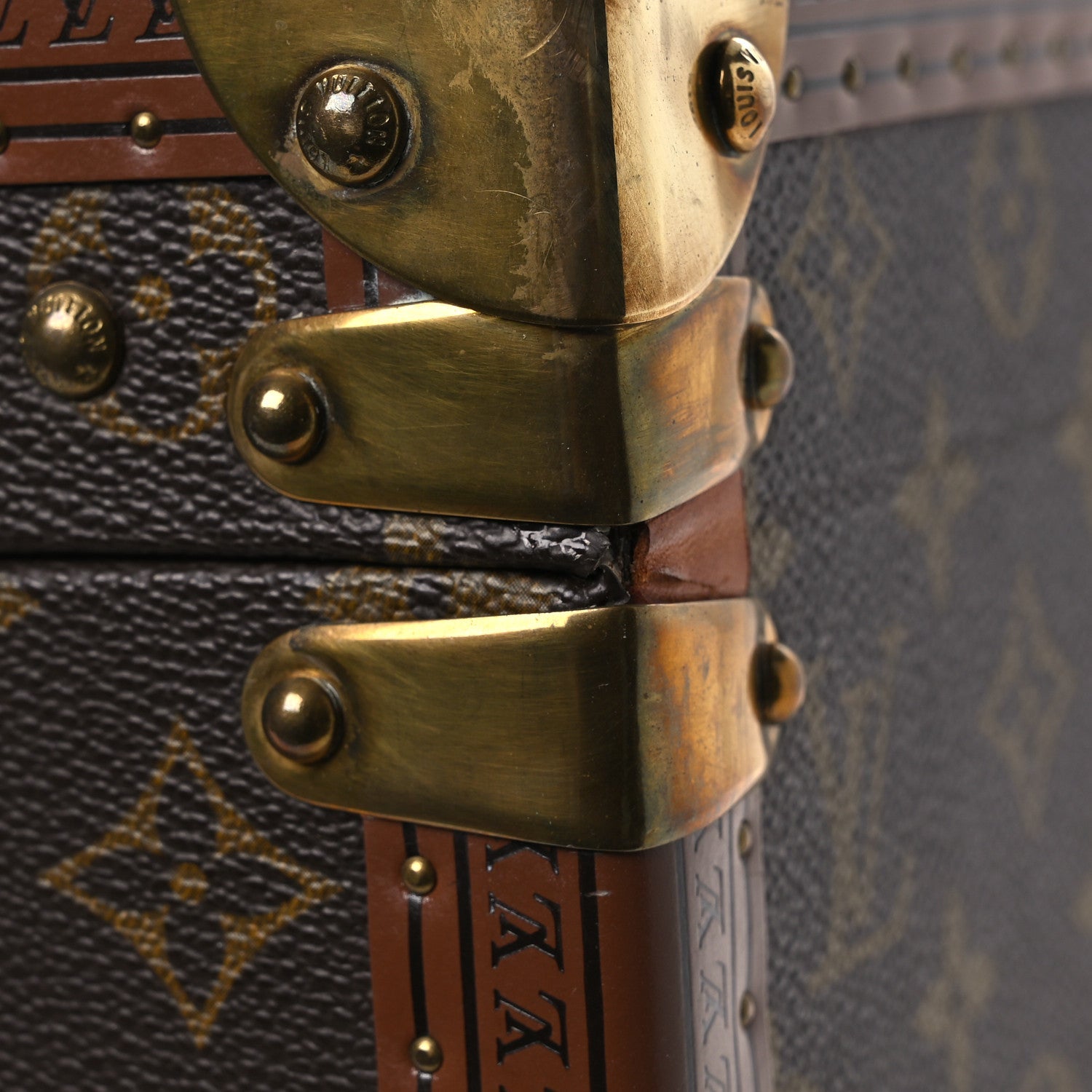 MONOGRAM BOITE BOUTEILLES ET GLACE BEAUTY TRAIN CASE