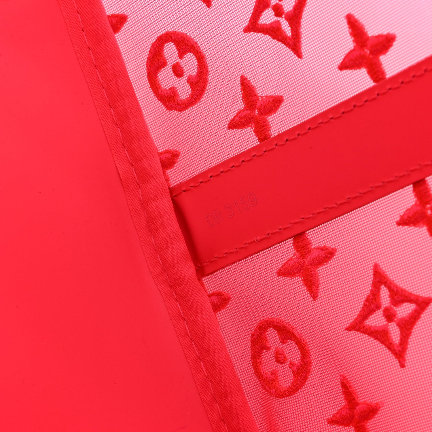 MONOGRAM FLUO SEE THROUGH KEEPALL BANDOULIERE 50 ROSE
